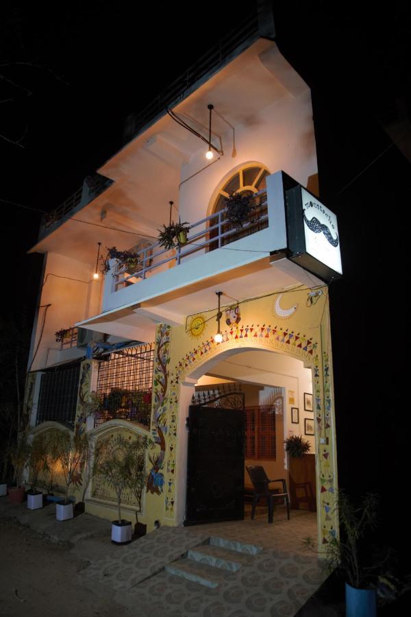 Hostel Moustache Khajurāho Exterior foto